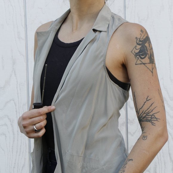 Grey Silk Vest - Picture 6 of 11